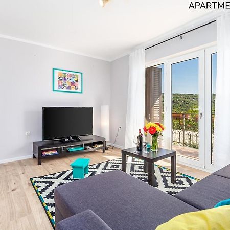 Apartments Alyss Lovran Zewnętrze zdjęcie